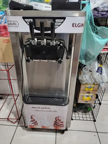 Máquina de sorvete soft gellata elgin