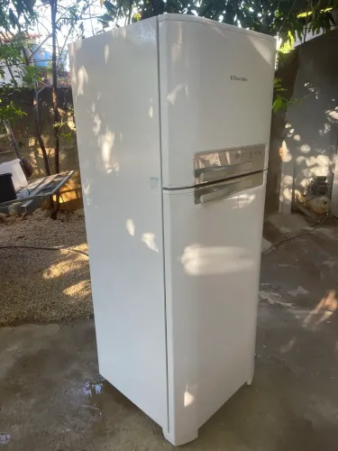 Geladeira Electrolux 490 litros frosfree