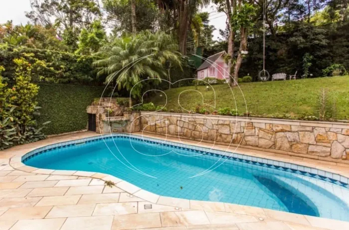 Casa de condomínio para venda no Alto da Boa Vista com 4 suítes e belíssima área gramada.