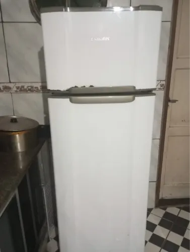 Geladeira cônsul usada