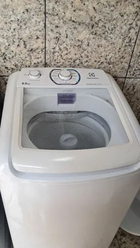 Máquina de Lavar Electrolux Essential Care 8,5kg - Usada
