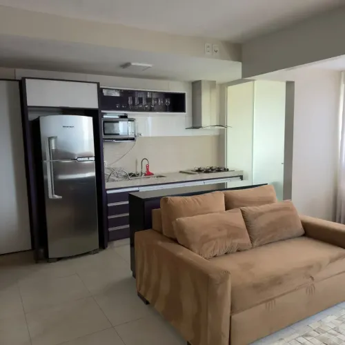 Alugo excelente apartamento no Lozandes