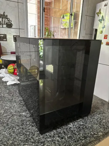 VENDO GABINETE Lian Li O11 Dynamic Mini - Edição Red Dragon