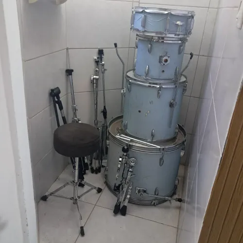 Bateria musical acústica
