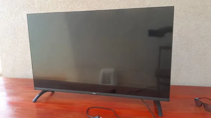 TV smart,sistema Android 43 polegadas,semi nova
