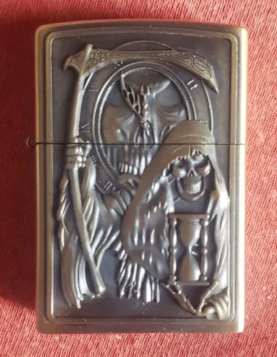 Esqueiro - Tipo Zippo