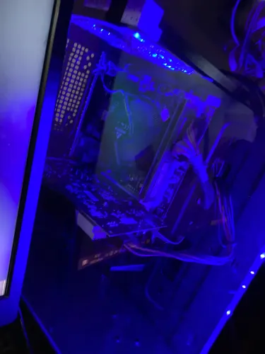 Vendo PC Gamer completo em ótimo estado, funcionando perfeitamente e pronto para jogar.