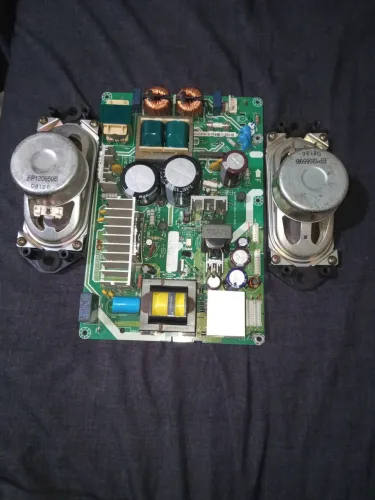 Placa para TV semp Toshiba usado não sei se esta funcionando pois não sei testar com auto 
