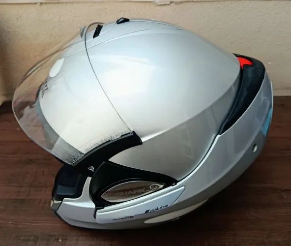 Capacete Shark Evoline articulado n56