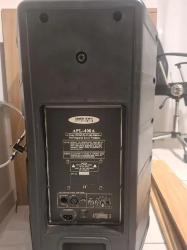 Caixa de som American Pro APL 400A