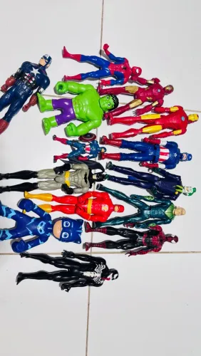Bonecos super heróis!  