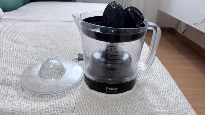 Espremedor de Frutas Philco com 2 Cones 1,5L - Preto