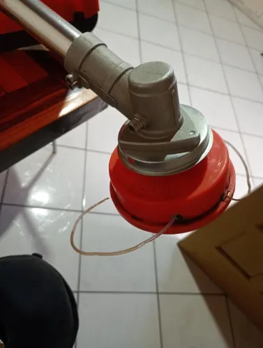 Vende-se Roçadeira Nova