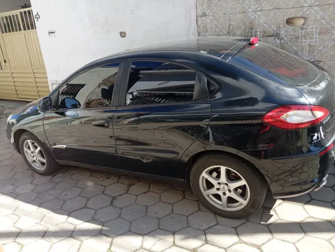 Chery Cielo 1.6 16V 119cv 5P 2011