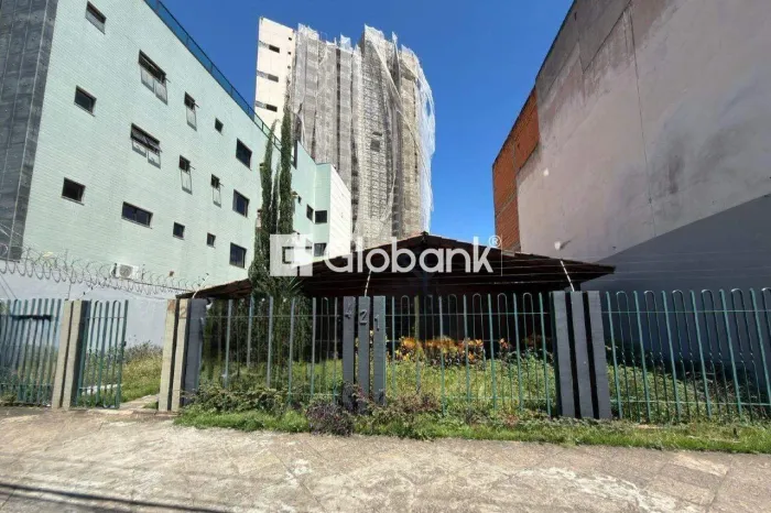 Casa para locação com 350m2 no Centro