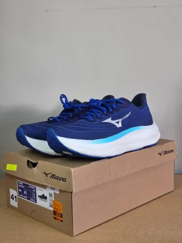 tênis Mizuno wave sky 9 novo com caixa, tamanho 41