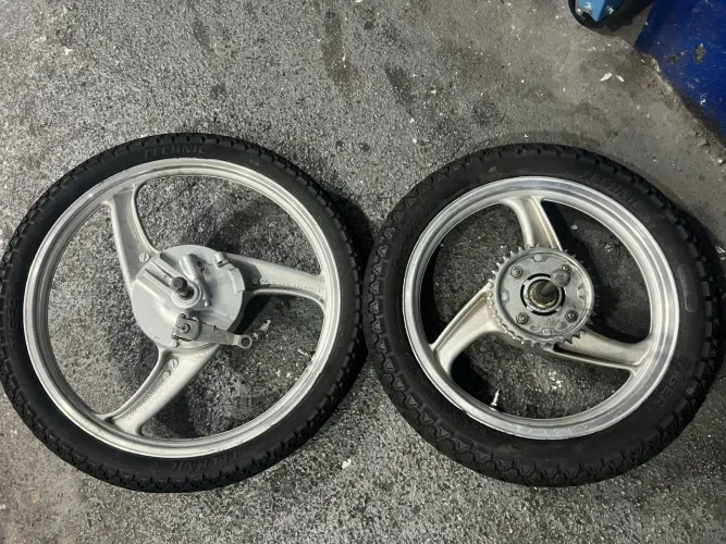 Rodas de Liga Leve Originais Honda Pop 100 / Pop 110 Completa