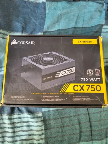 Fonte 750W Corsair CX750