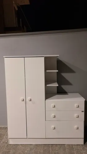 Guarda roupa com cômoda para bebê