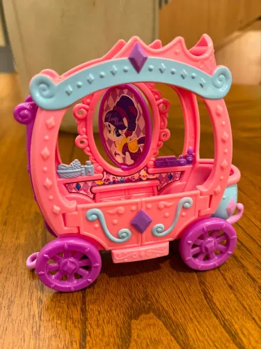 Carruagem My Little Pony Hasbro Rarity Royal Gem Carriage