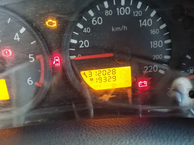 Nissan Frontier XE CD 4X2 2.5 TB Diesel 2011