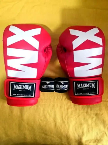 Luva Maximum 14oz para Boxe e Muay Thai em excelente estado(Brinde bandagem 5m)
