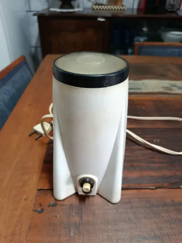 Moedor de café elétrico