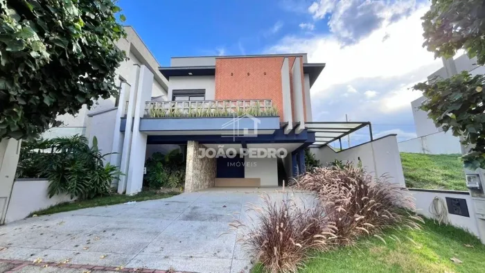 Casa Alto Padrão no Condomínio Cyrela 3 quartos 1 Suíte, Sacada e Jardim.
