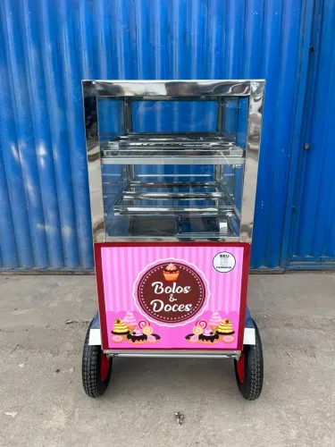 Carrinho de bolo e doces