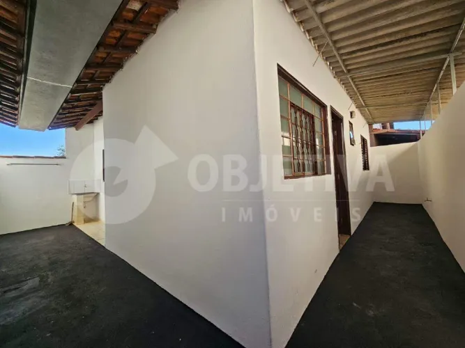 Casa para aluguel, 2 quartos, 1 vaga, JARAGUA - UBERLANDIA/MG