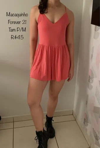 Macacão rosa Forever 21