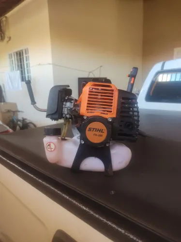 Roçadeira a gasolina