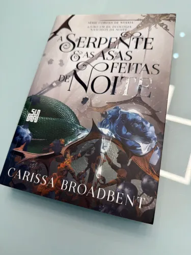 A serpente e as asas feitas de noite