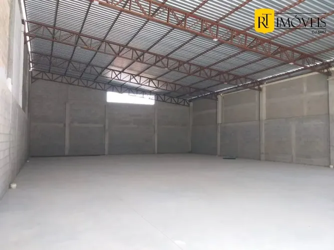 Imóvel para aluguel possui 375 metros quadrados em Bananeiras (Iguabinha) - Araruama - RJ