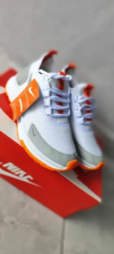 Nike React tam 35