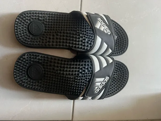Chinelo adidas