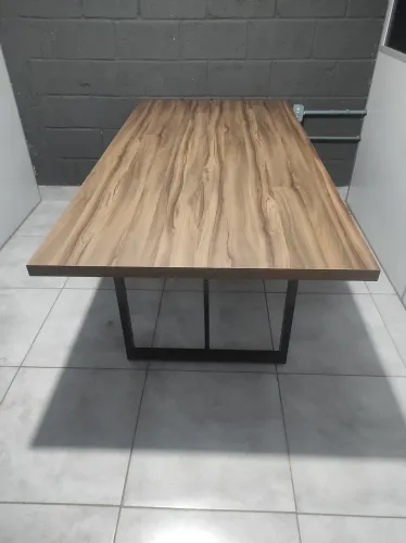 Mesa de Reunião Industrial 2,00 x 1,00 em 6x no cartão
