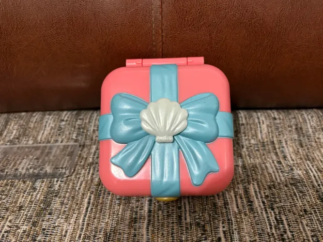 Polly Pocket.