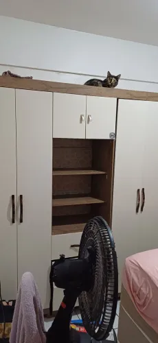 DOAÇÃO GUARDA ROUPA