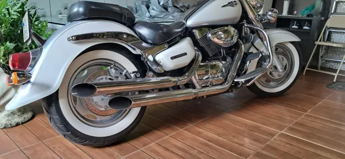 Vendo Suzuki Boulevard C1500, modelo 2009, cor branco, único dono.