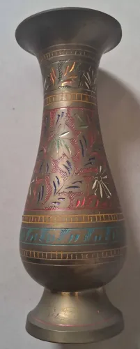 Vaso indiano antigo em bronze ou latão