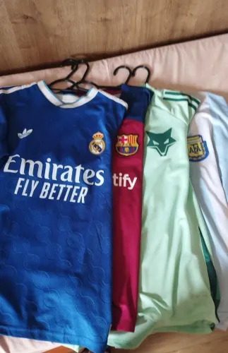 Camisetas de futebol (diversas)