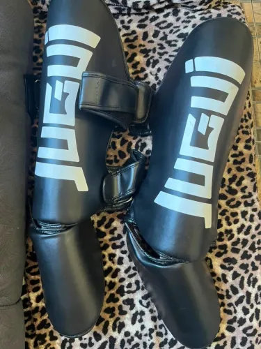 Caneleira para Muay Thai.