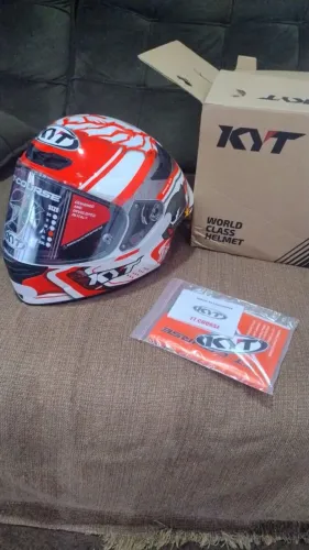 Capacete kyt tt curse versão Mario novo na caixa 