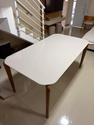 MESA DE JANTAR MADEIRA MACIÇA 6 LUGARES