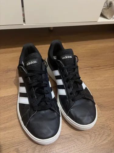 Tênis Adidas n38
