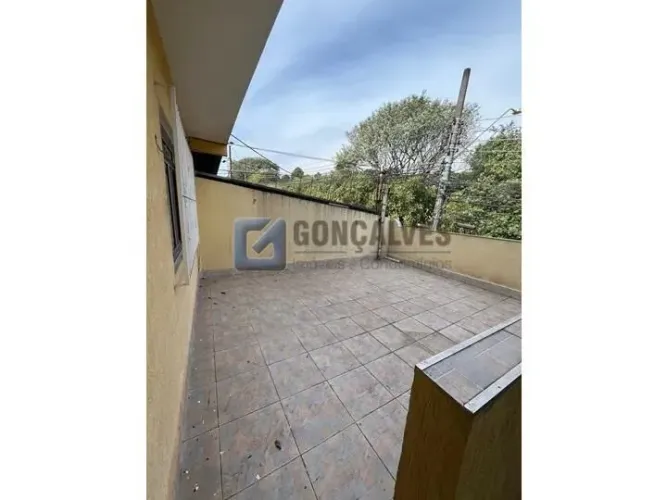 Sobrado Residencial de 3 Quartos com 2 Suítes e 4 Vagas em Jardim Las Vegas Santo André