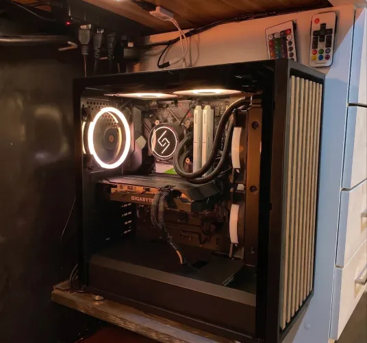 PC GAMER (i5 +1660Ti + 32RAM)
