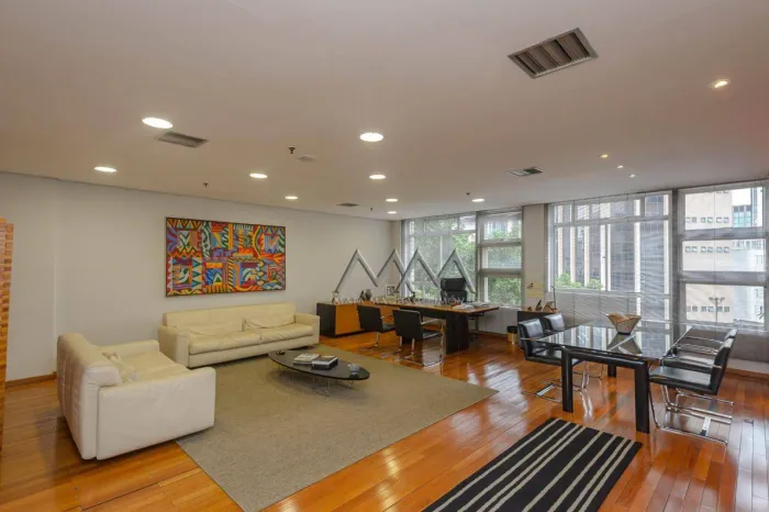Sala à Venda e locação no Bairro Savassi | 131,38 m²