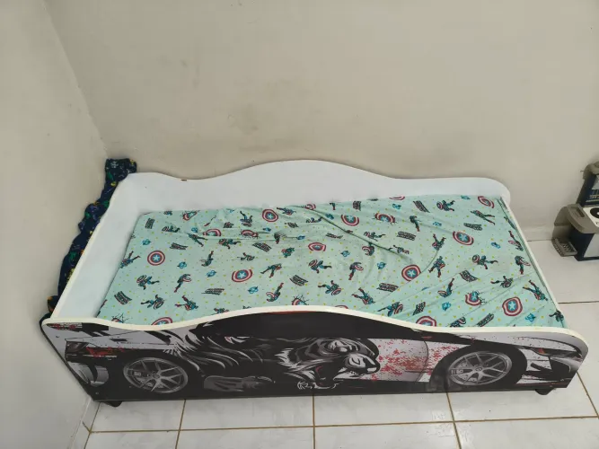 Cama infantil Carro
